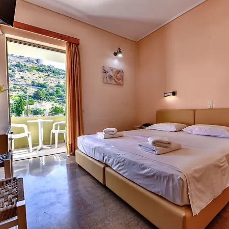 ホテル Ionis Troïanáta