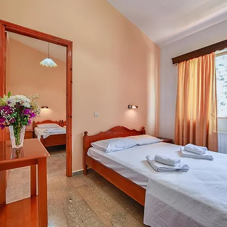 ホテル Ionis Troïanáta