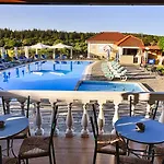 Ionis 2* Troianata