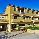 伊奥尼斯酒店 酒店
