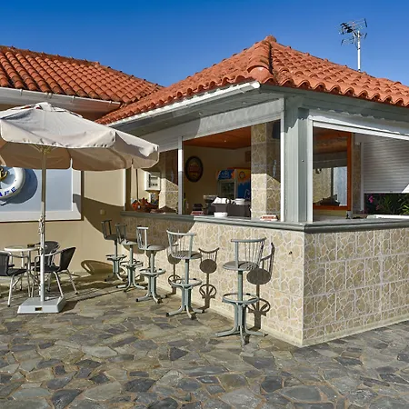 Ionis Hotel 2*