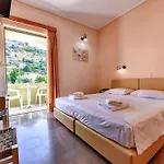 Hotell Ionis 2*