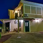 Ionis Hotell 2*