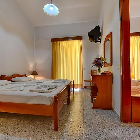 Ionis Hotel 2*
